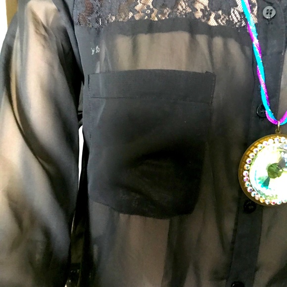 Clothes - Picture 4 of 4